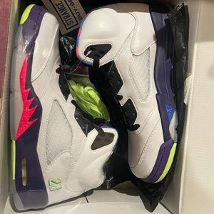 Fresh prince of bel air jordans. Never worn and been out of the box 1 time.